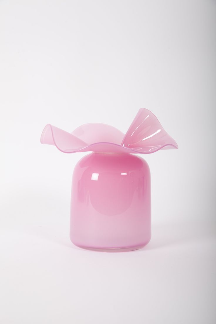 Fluted poppy vase — pink